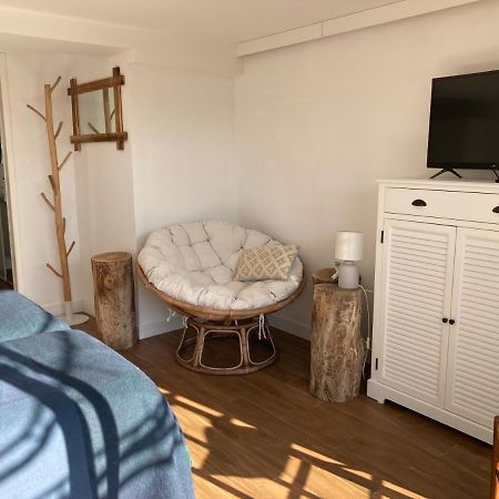 Bed,Kitchen And Swimming Pool Villa Esterel Saint-Raphaël エクステリア 写真