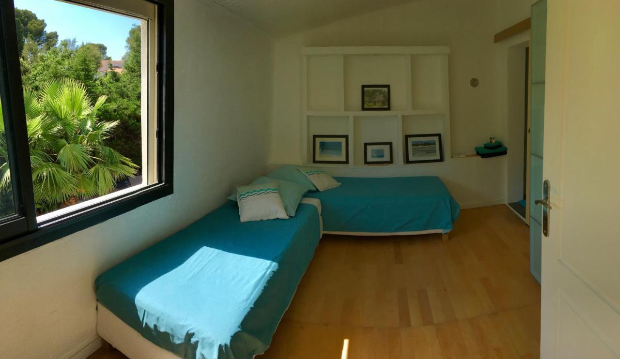 Bed,Kitchen And Swimming Pool Villa Esterel Saint-Raphaël エクステリア 写真