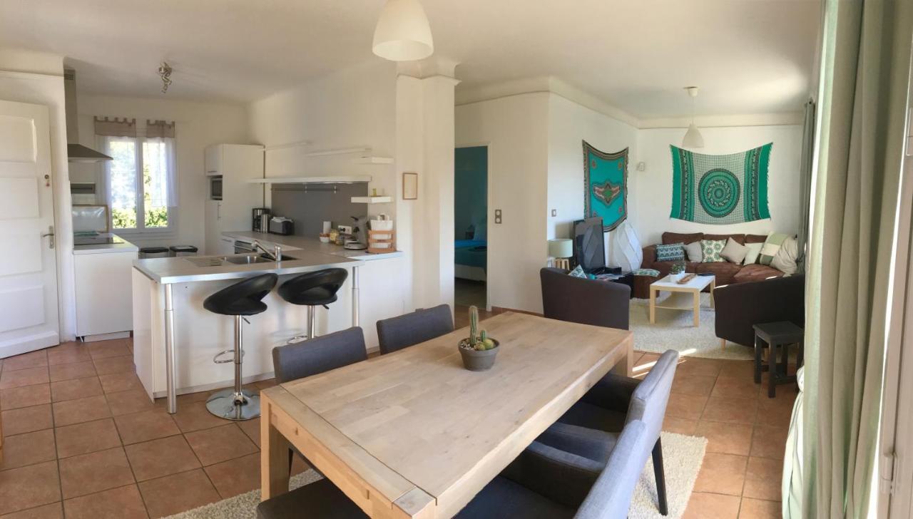 Bed,Kitchen And Swimming Pool Villa Esterel Saint-Raphaël エクステリア 写真