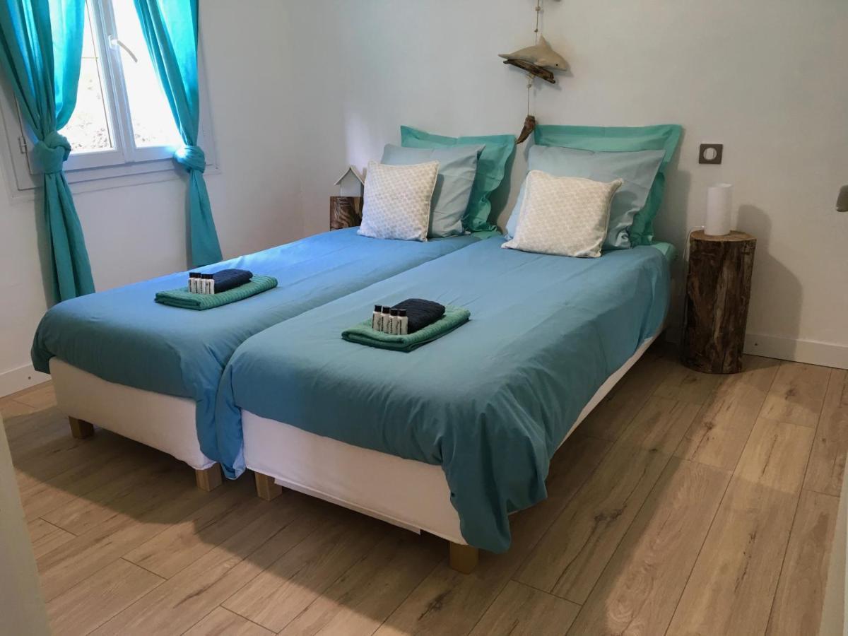 Bed,Kitchen And Swimming Pool Villa Esterel Saint-Raphaël エクステリア 写真